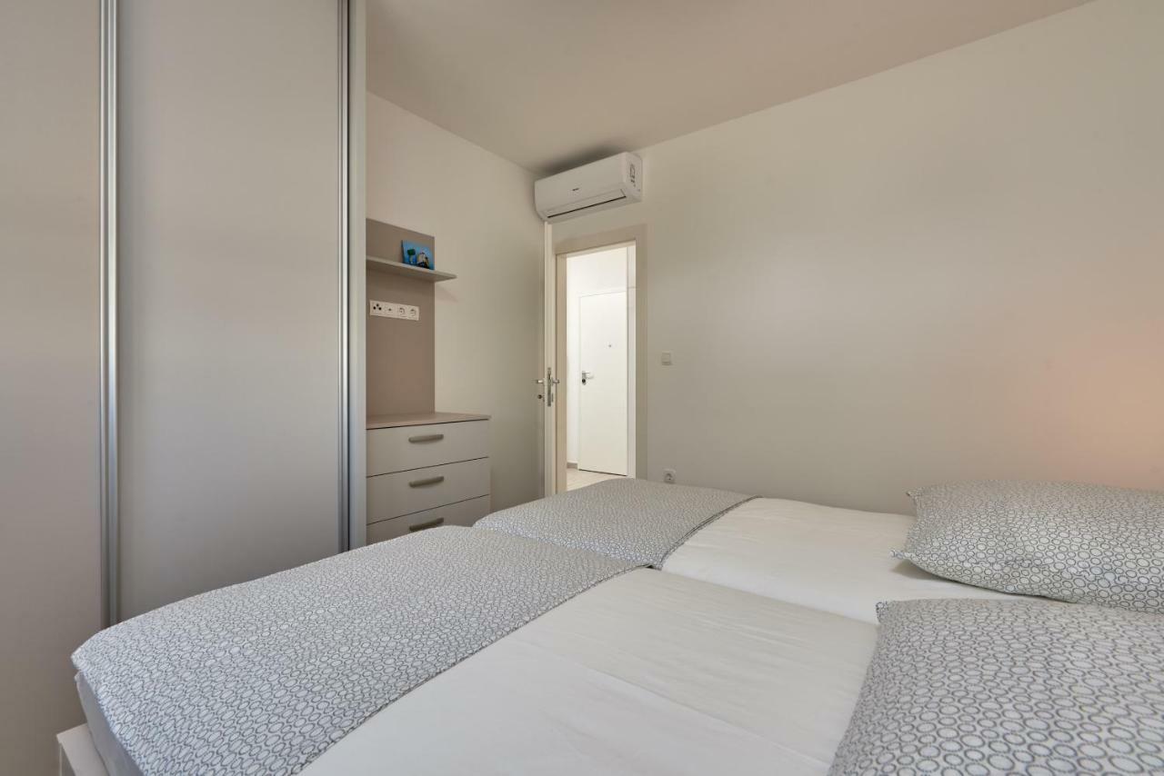 City Apartment Magdalena Trogir Exterior foto